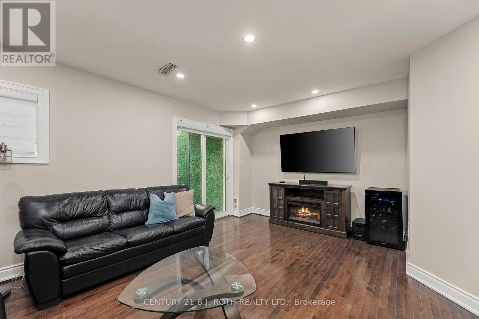 Photo 31 of 15 8032 Kipling Avenue, Vaughan ON