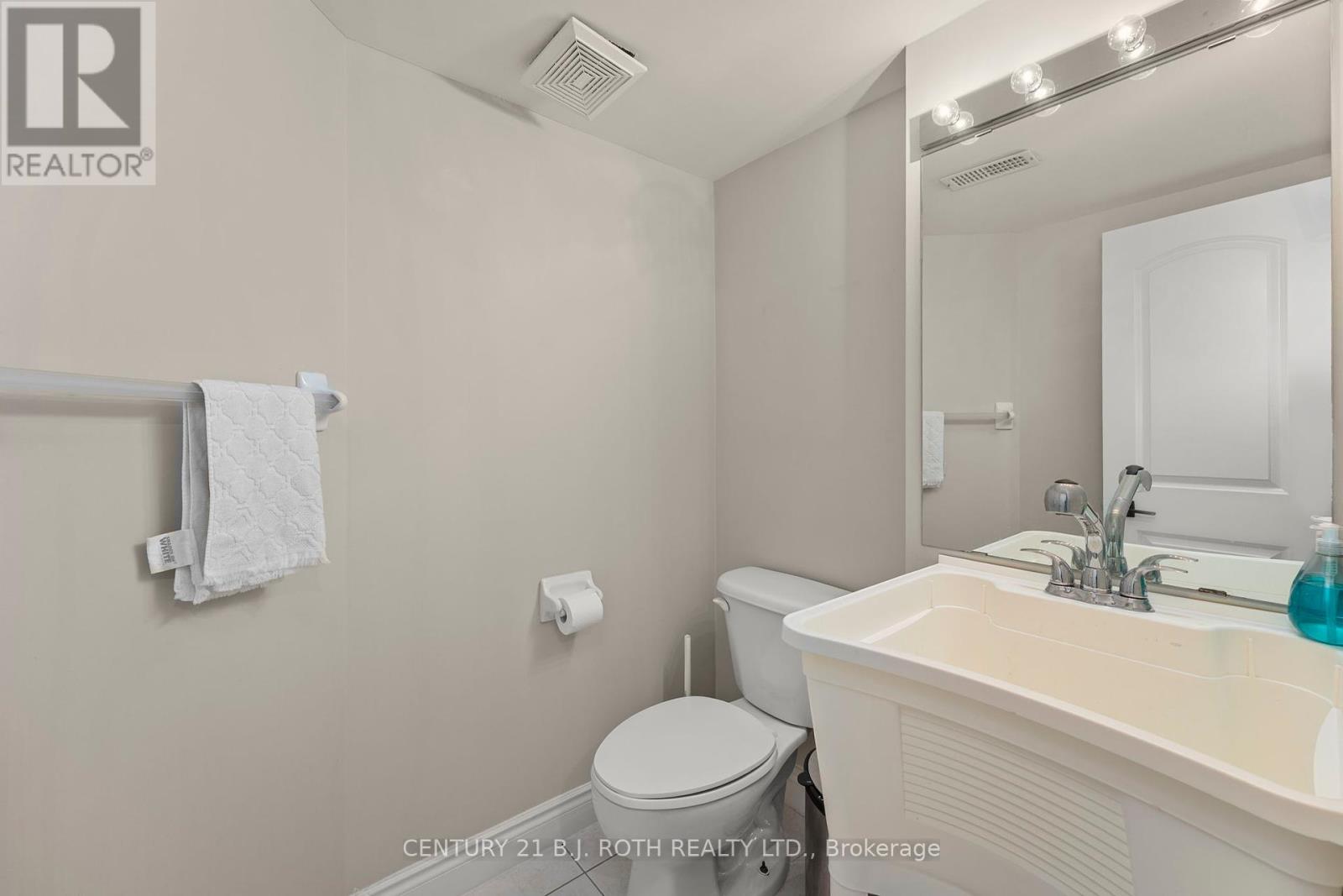 Photo 32 of 15 8032 Kipling Avenue, Vaughan ON