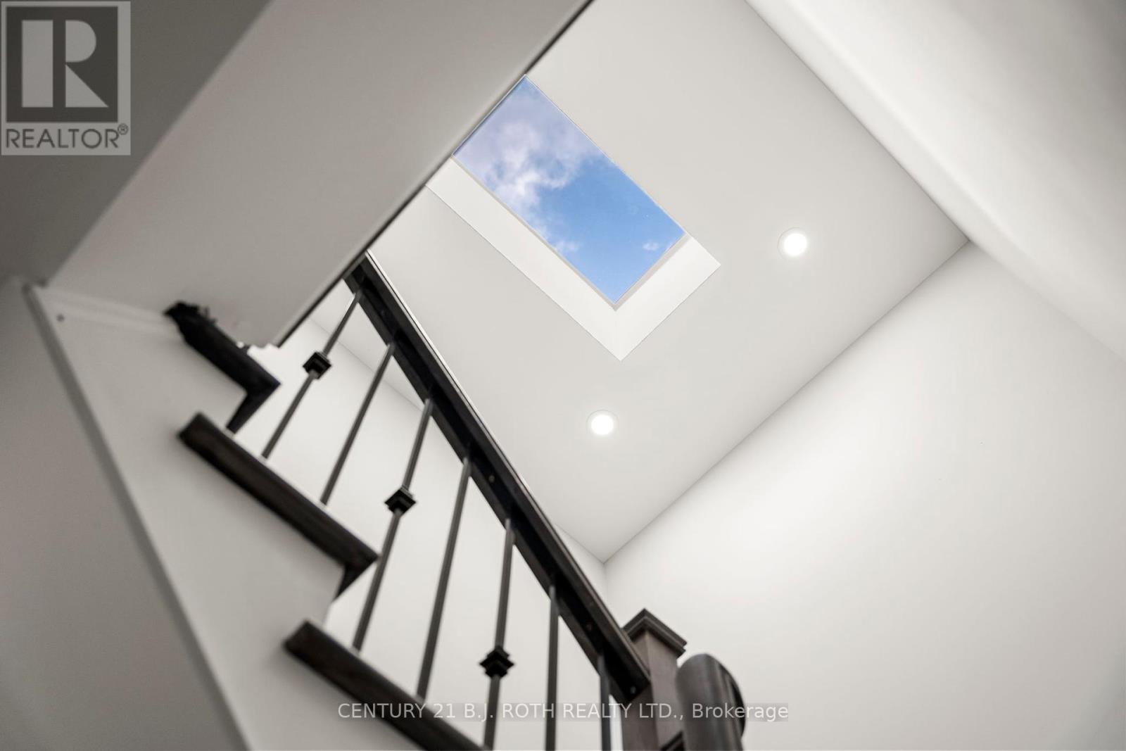 Photo 43 of 15 8032 Kipling Avenue, Vaughan ON
