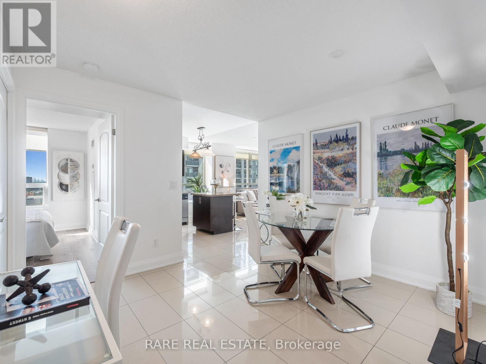Photo 2 of 908 20 North Park Road, Vaughan ON