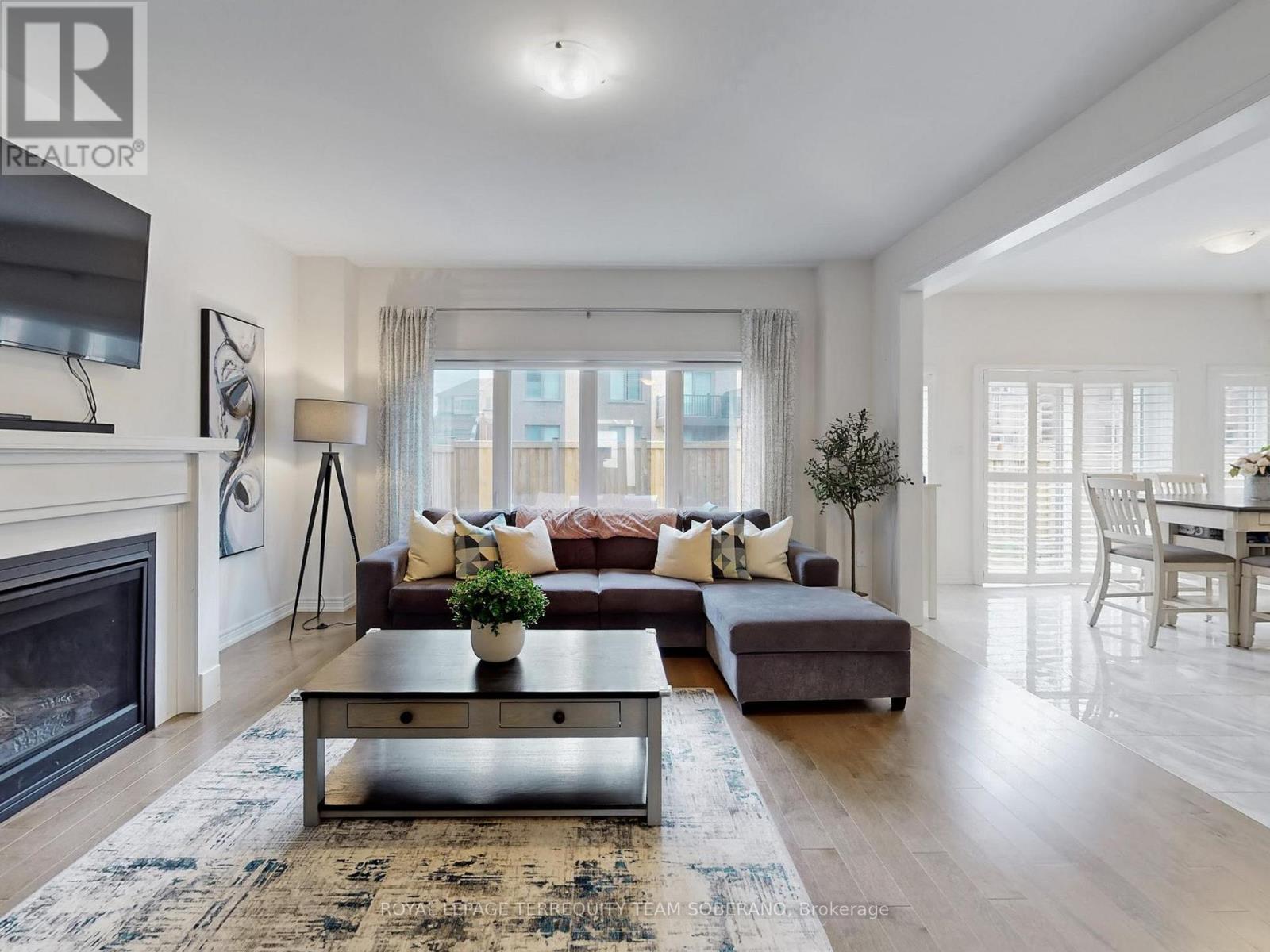 Photo 11 of 15 Pietrowski Drive, Georgina ON