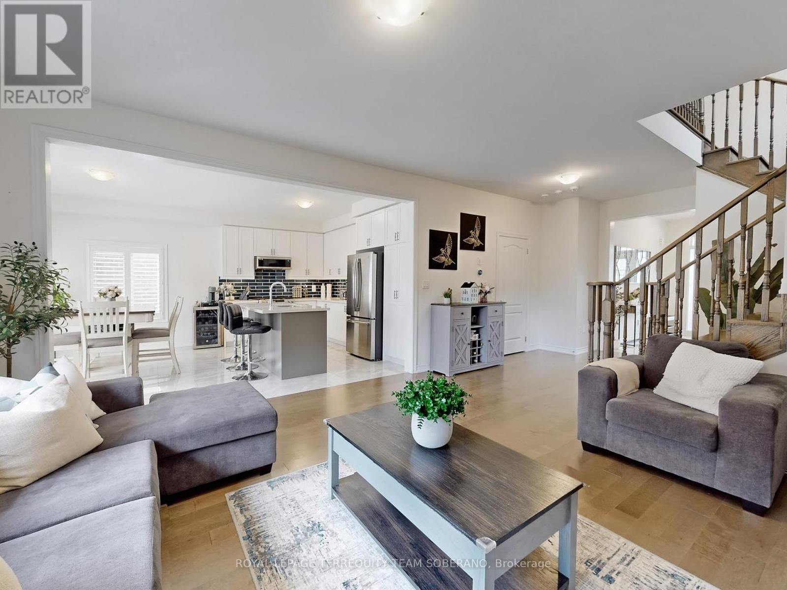 Photo 14 of 15 Pietrowski Drive, Georgina ON