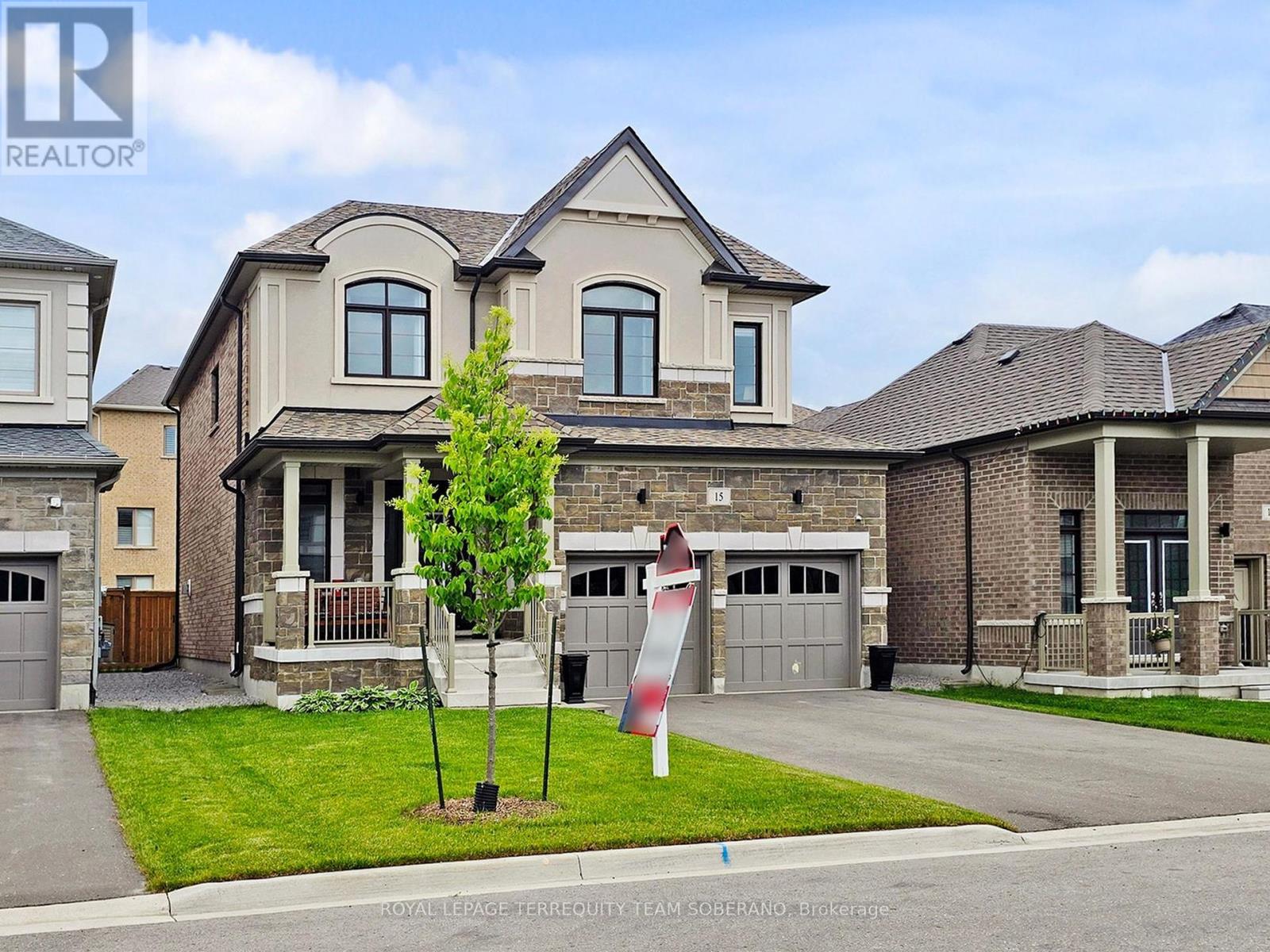 Photo 2 of 15 Pietrowski Drive, Georgina ON