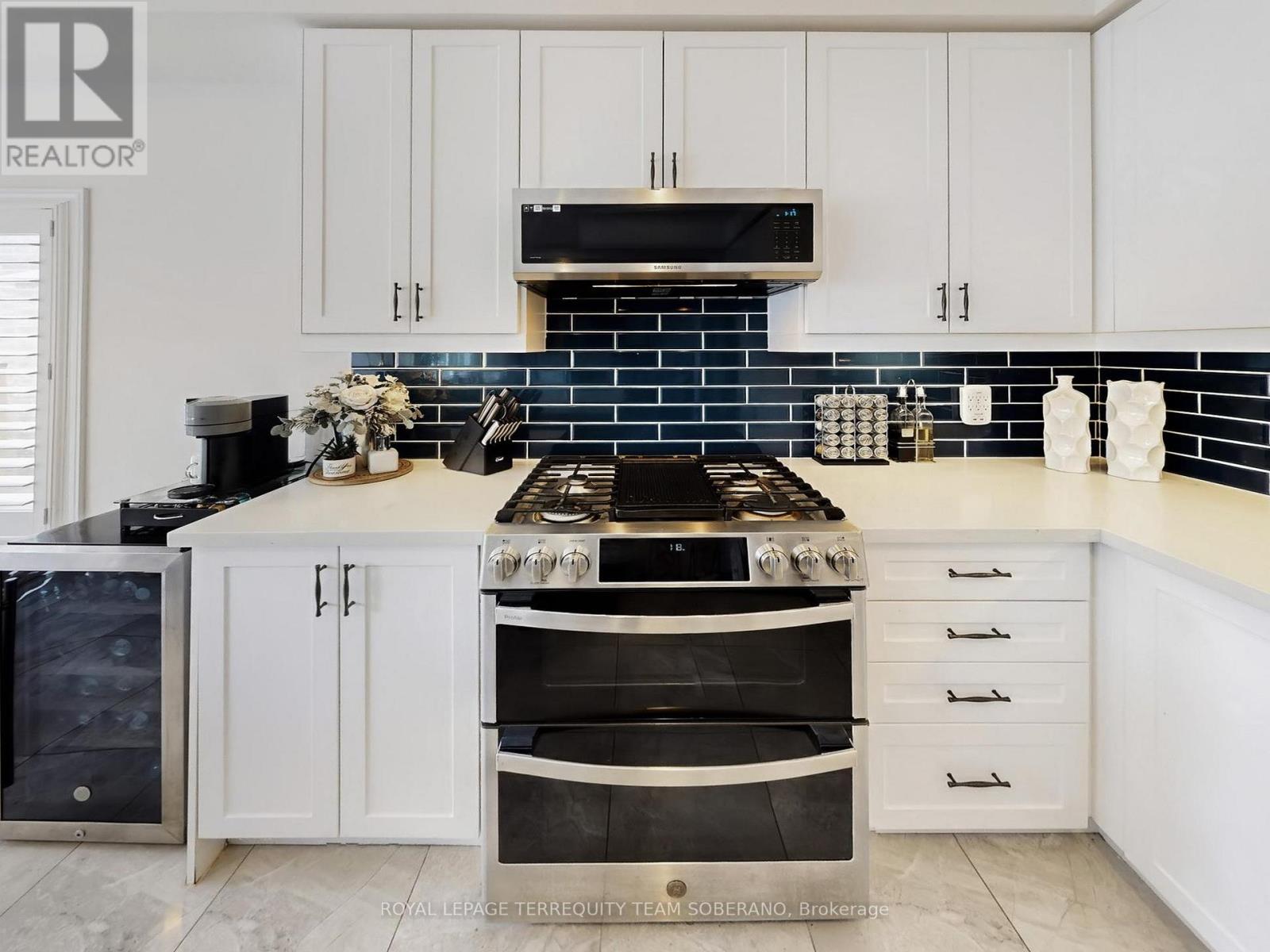 Photo 22 of 15 Pietrowski Drive, Georgina ON
