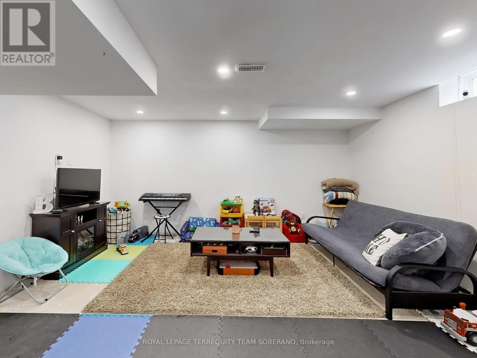 Photo 42 of 15 Pietrowski Drive, Georgina ON