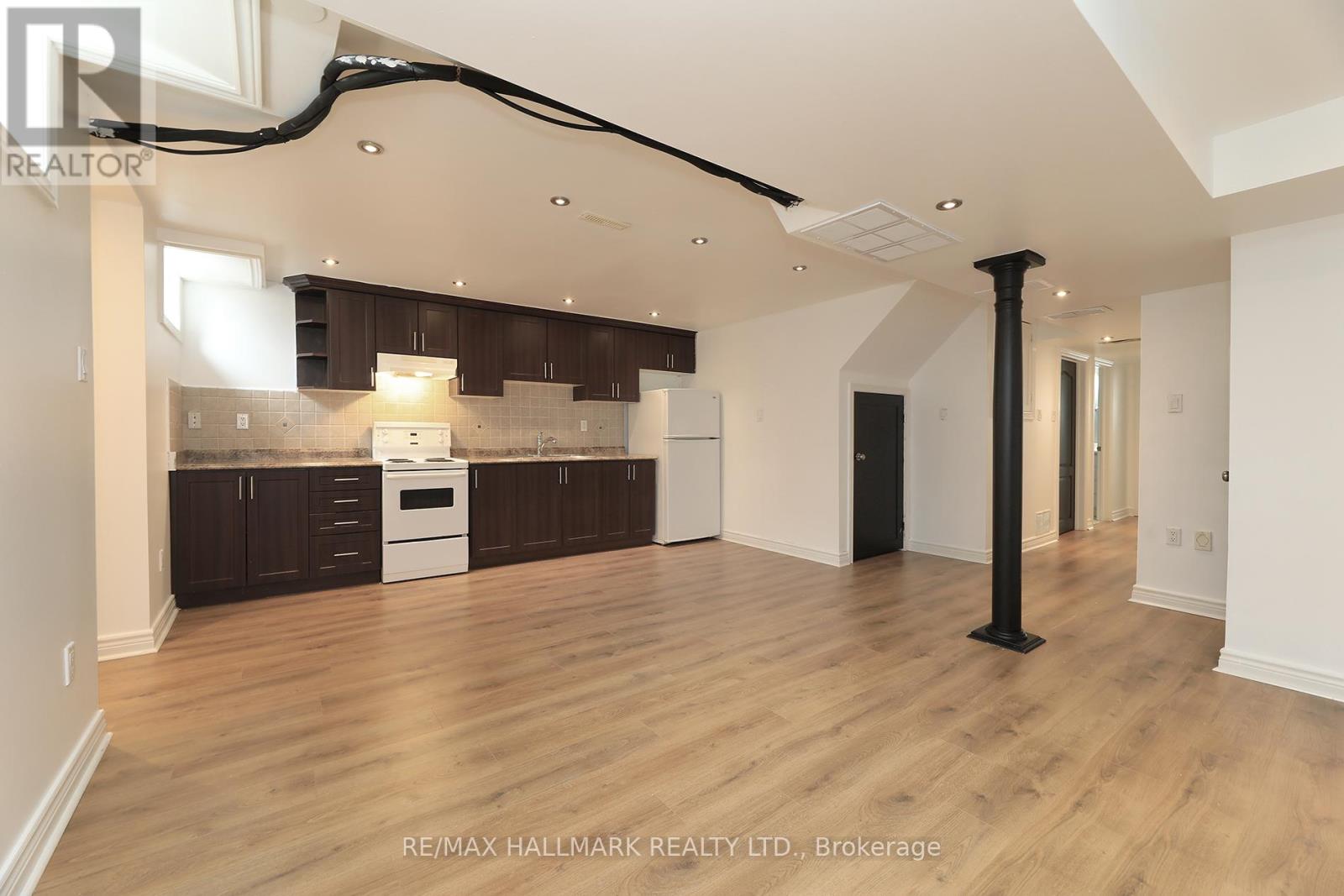 Photo 5 of Lower 64 Madeira Avenue, Vaughan ON