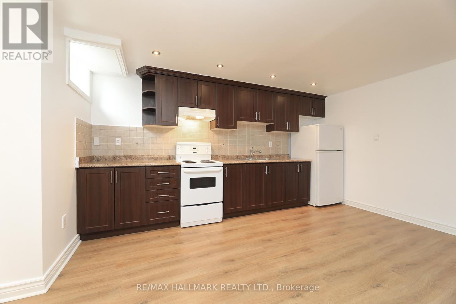 Photo 7 of Lower 64 Madeira Avenue, Vaughan ON