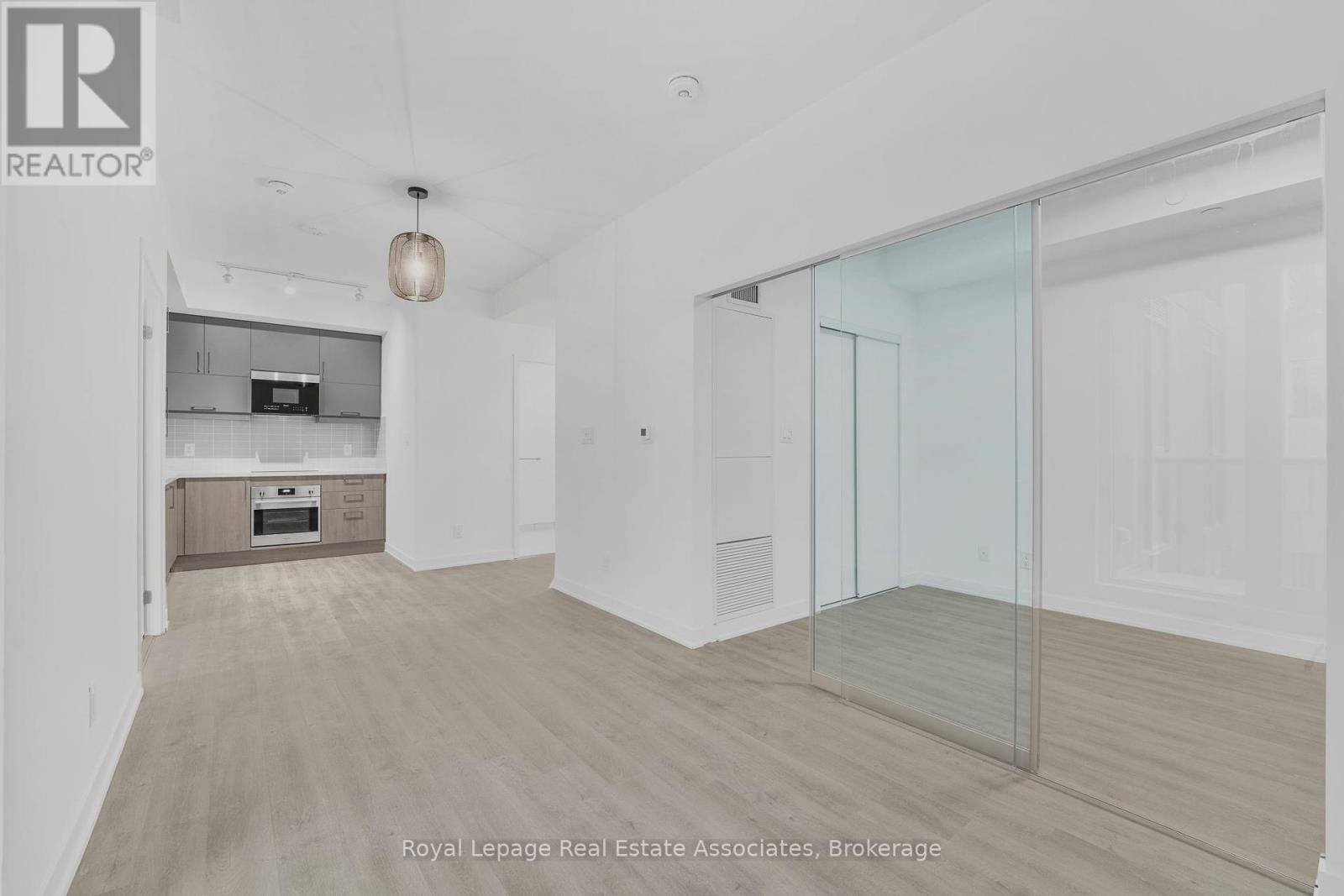 Photo 10 of 738 8119 Birchmount Road, Markham ON