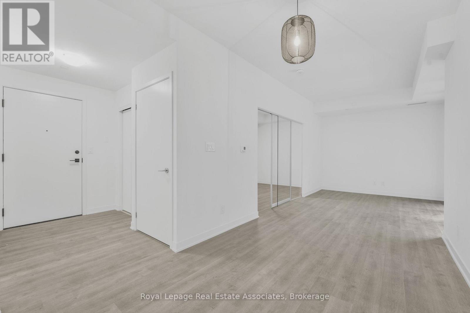 Photo 14 of 738 8119 Birchmount Road, Markham ON