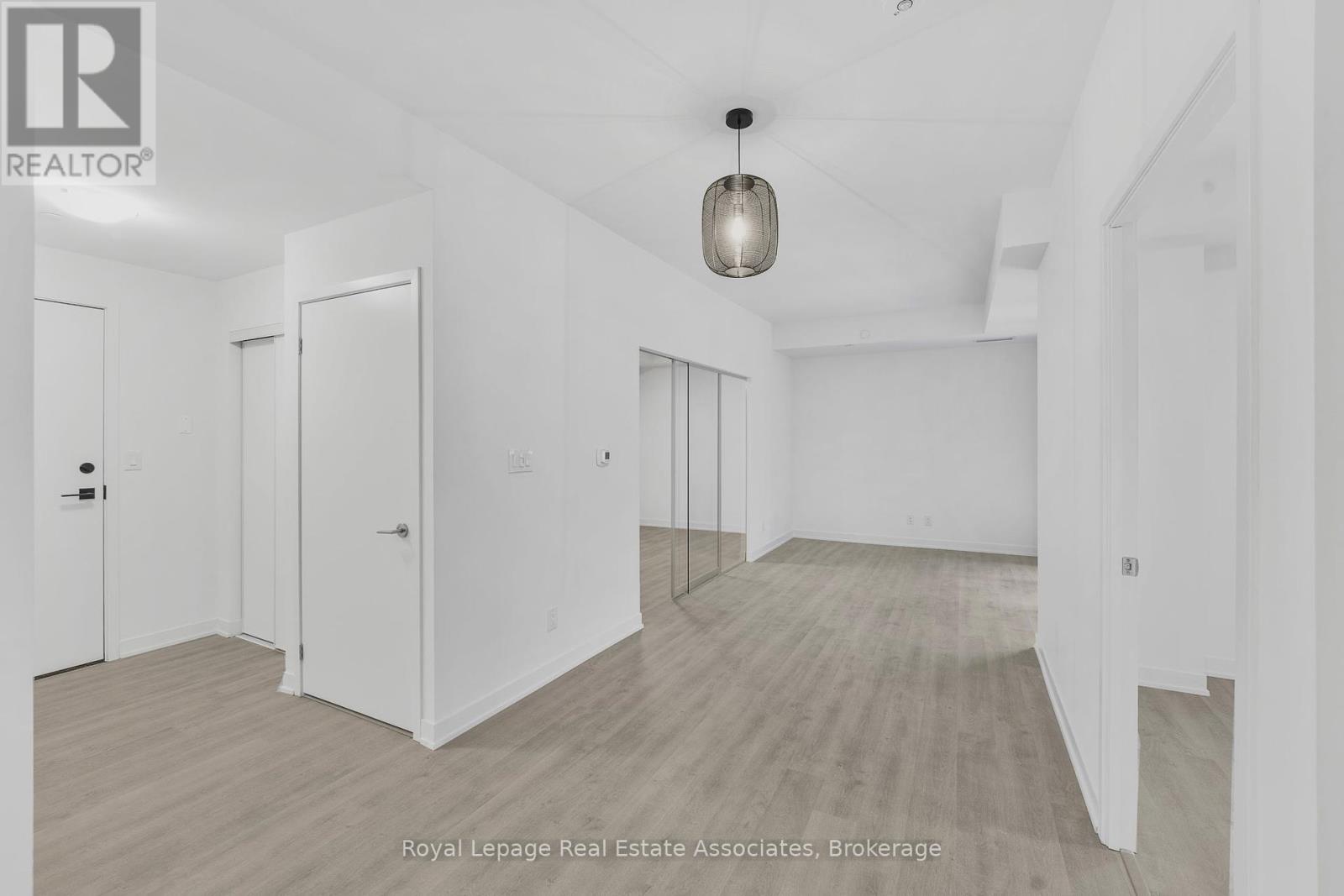 Photo 17 of 738 8119 Birchmount Road, Markham ON
