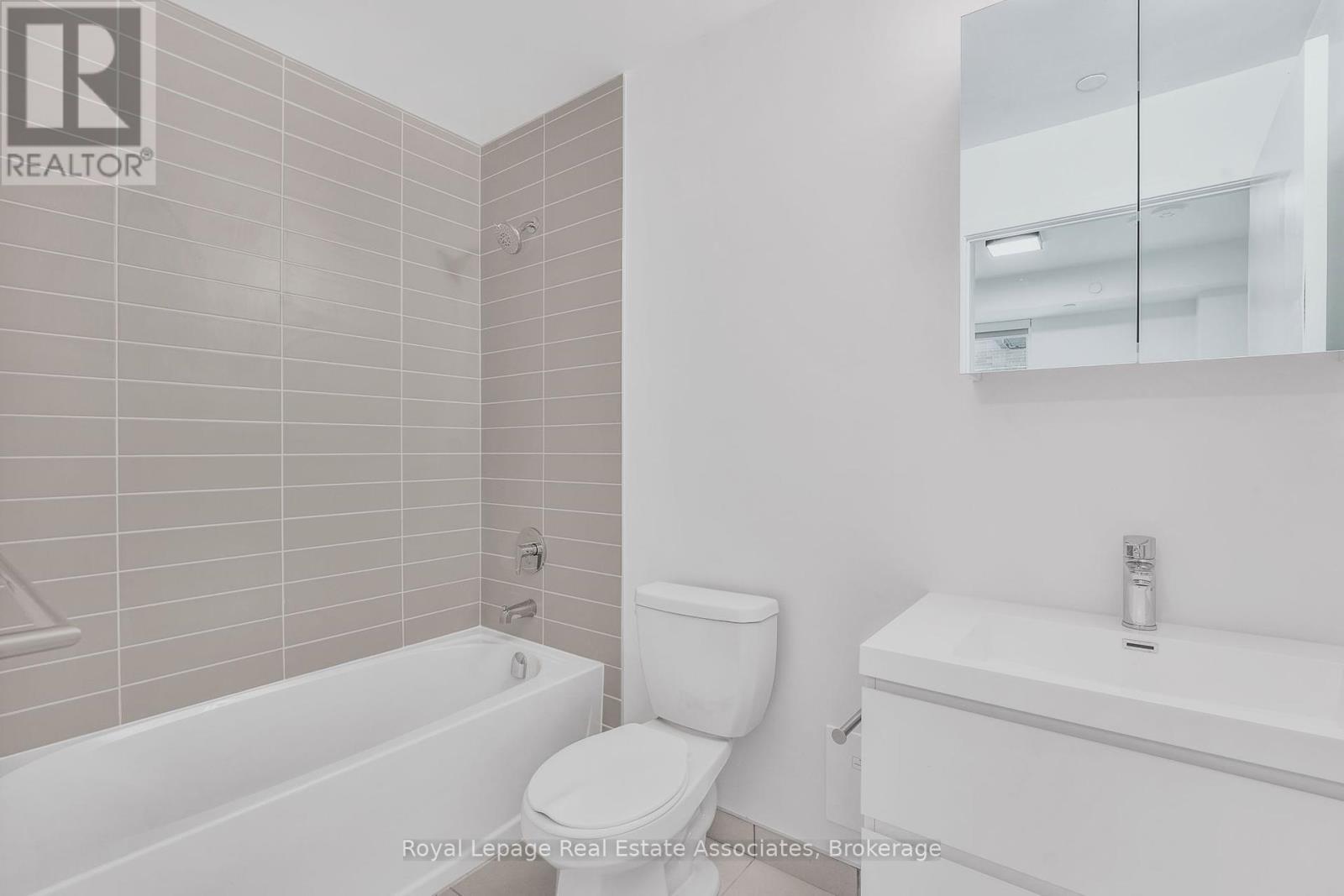 Photo 22 of 738 8119 Birchmount Road, Markham ON