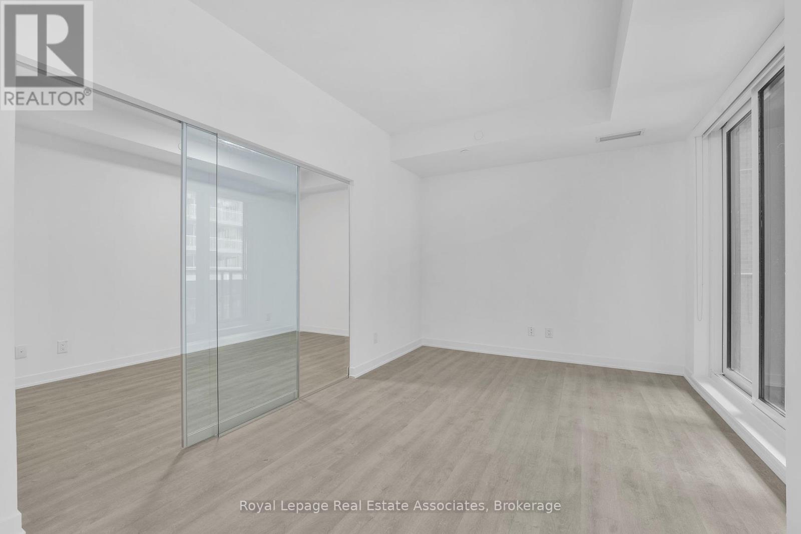 Photo 9 of 738 8119 Birchmount Road, Markham ON