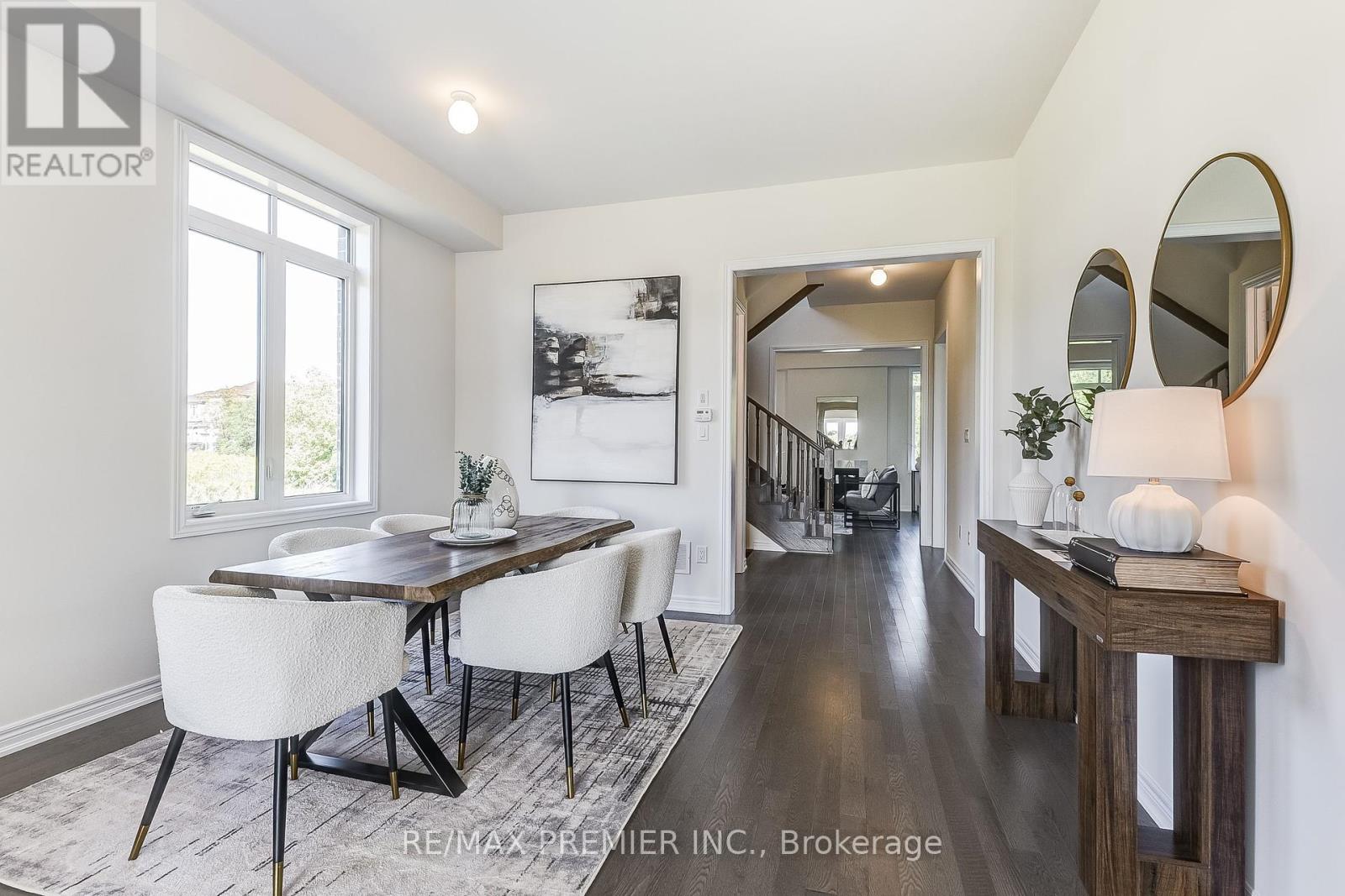 Photo 11 of 20 Kesterfarm Place, Whitchurchstouffville ON