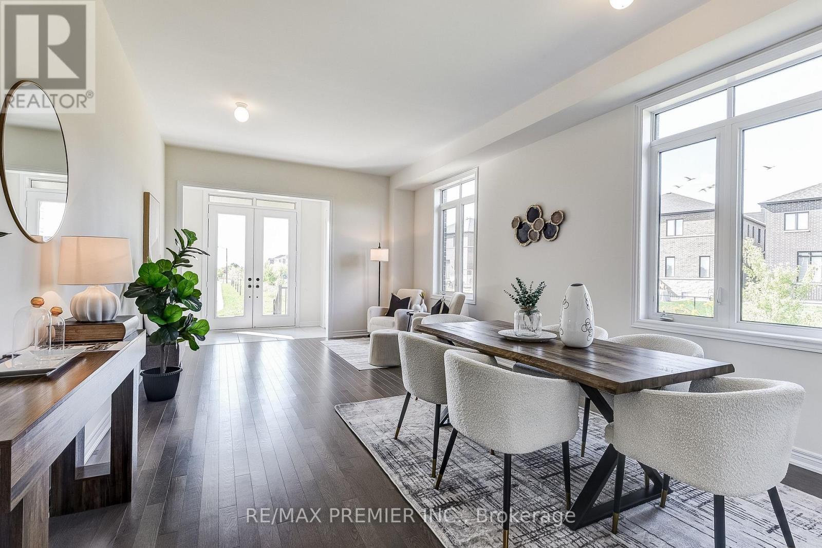 Photo 12 of 20 Kesterfarm Place, Whitchurchstouffville ON