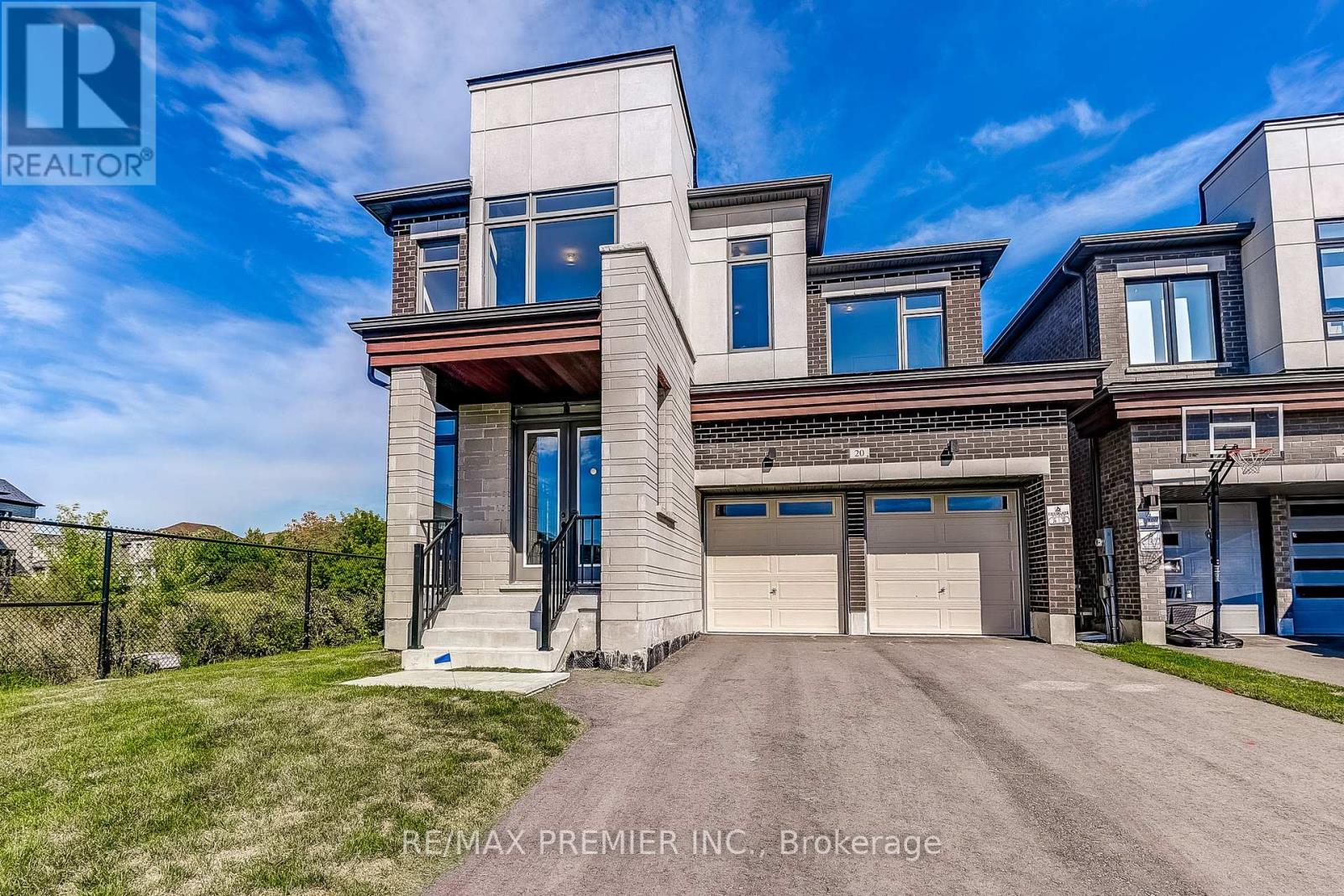 Photo 4 of 20 Kesterfarm Place, Whitchurchstouffville ON