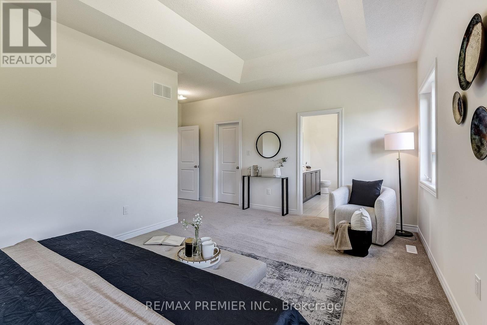 Photo 42 of 20 Kesterfarm Place, Whitchurchstouffville ON
