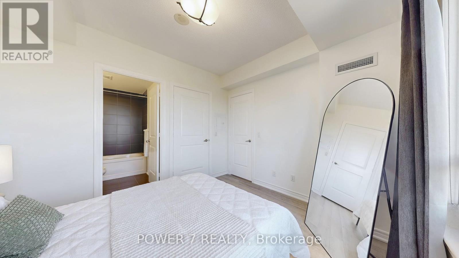 Photo 12 of 803 9245 Jane Street, Vaughan ON
