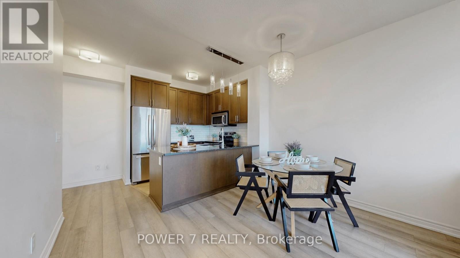 Photo 4 of 803 9245 Jane Street, Vaughan ON