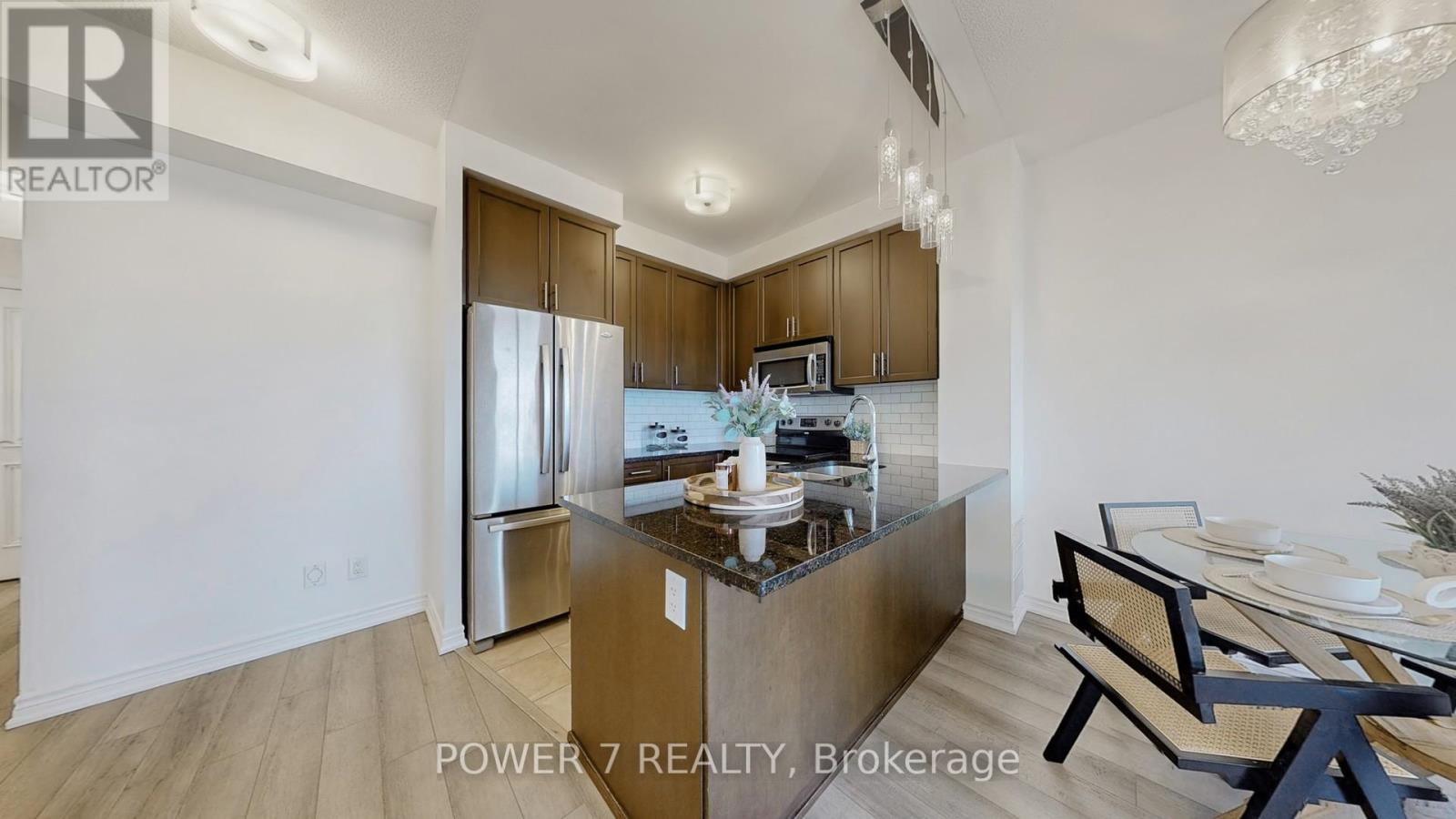 Photo 7 of 803 9245 Jane Street, Vaughan ON