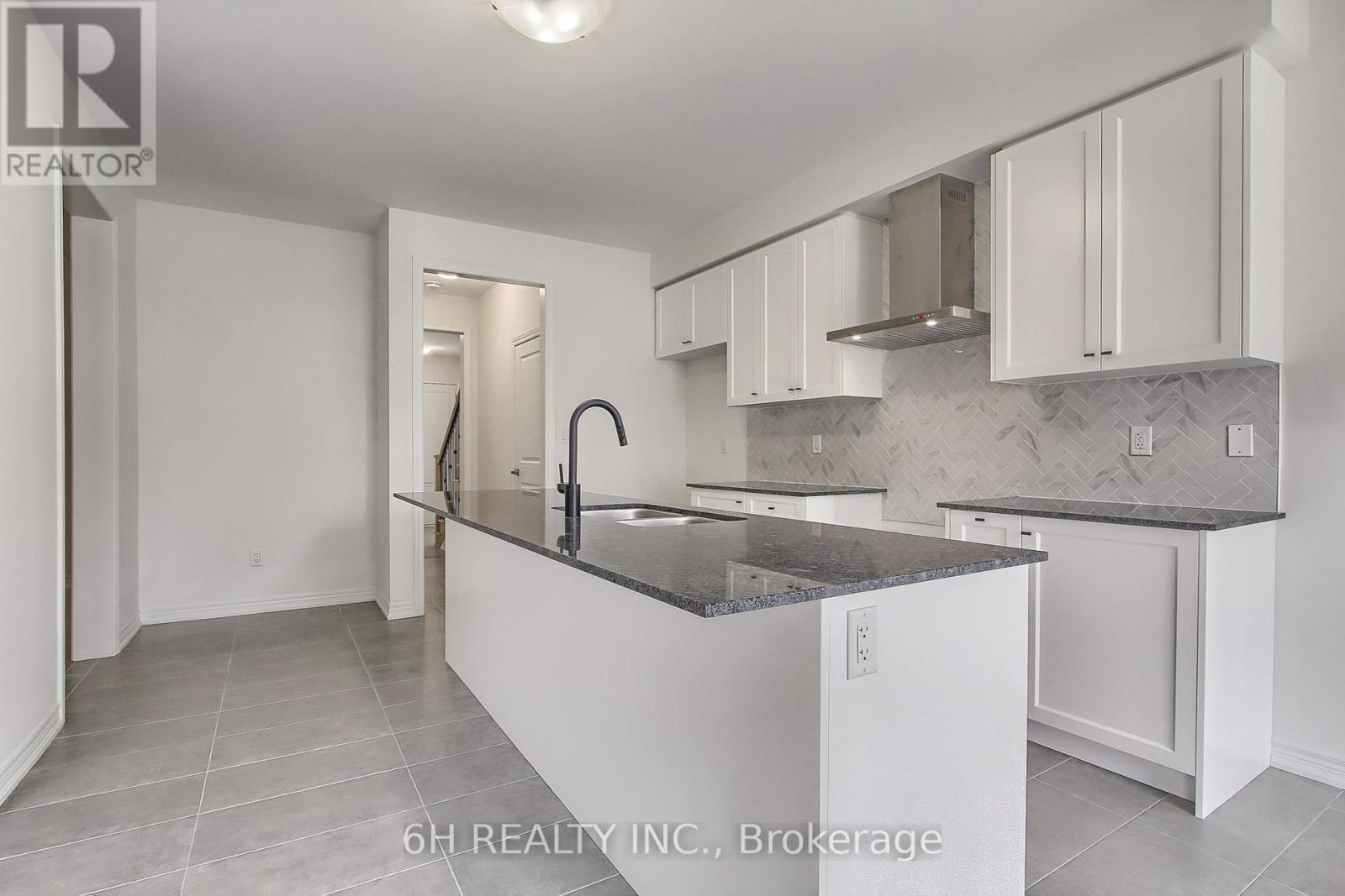 Photo 12 of 309 Boundary Boulevard, Whitchurchstouffville ON