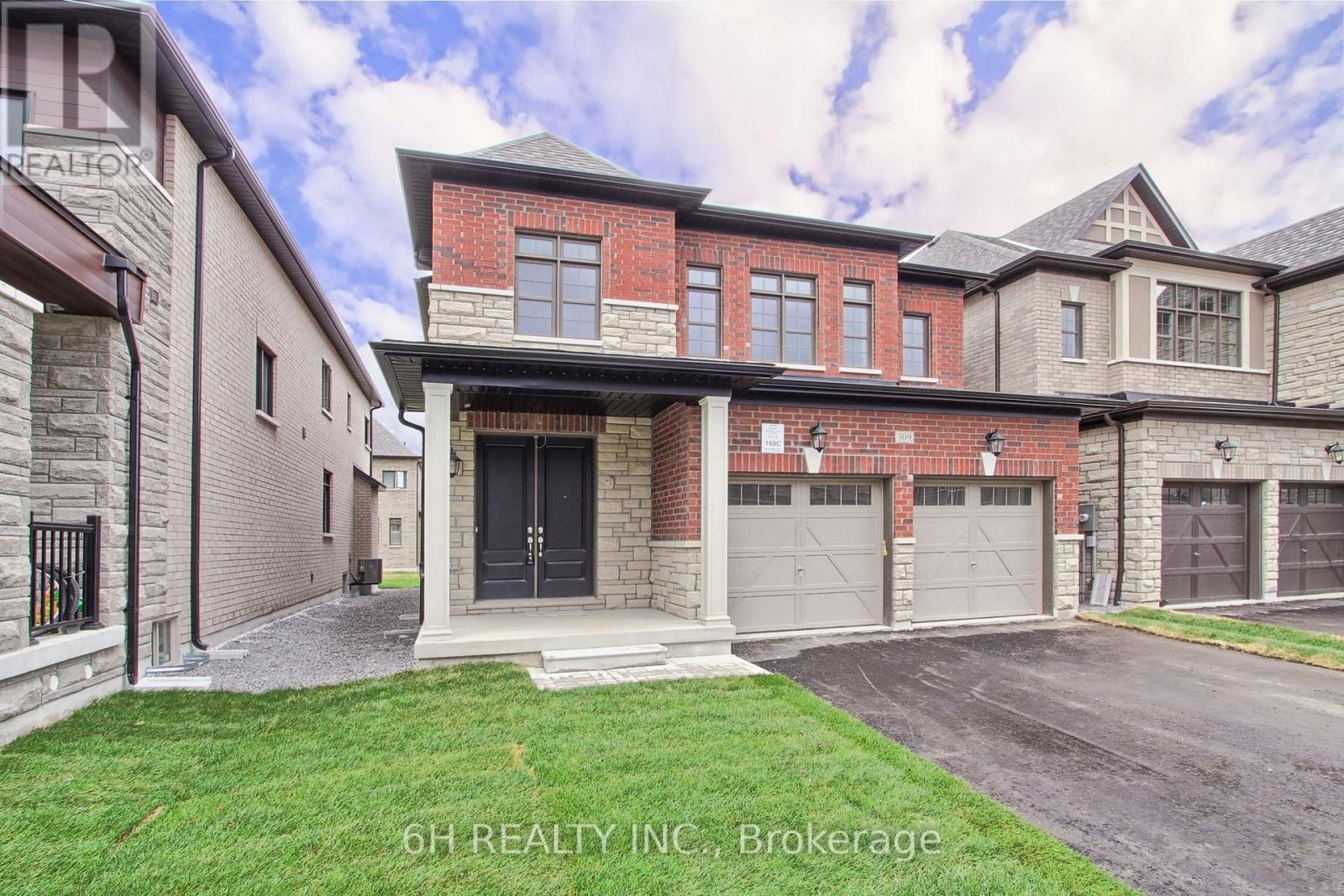 Photo 2 of 309 Boundary Boulevard, Whitchurchstouffville ON
