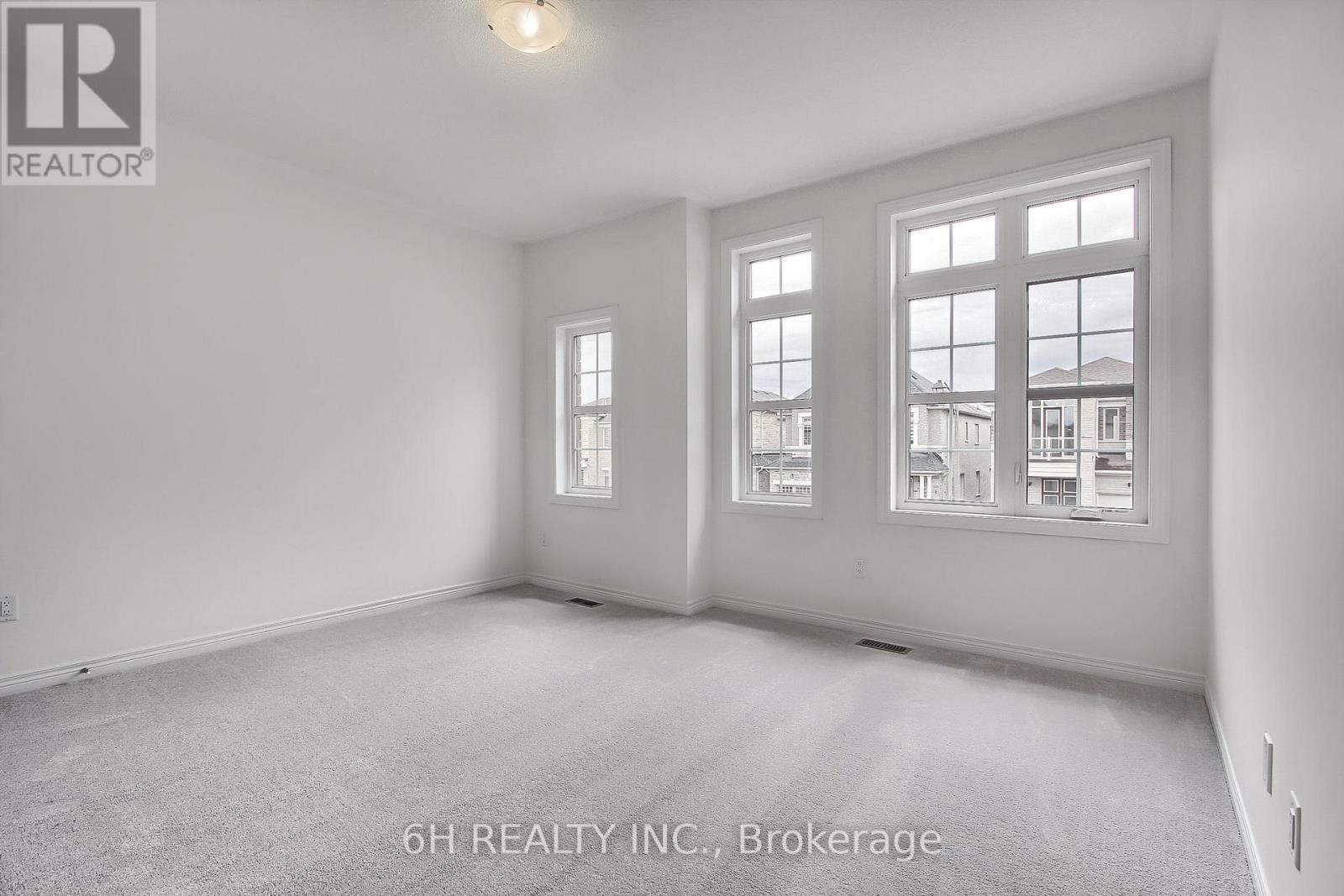Photo 36 of 309 Boundary Boulevard, Whitchurchstouffville ON