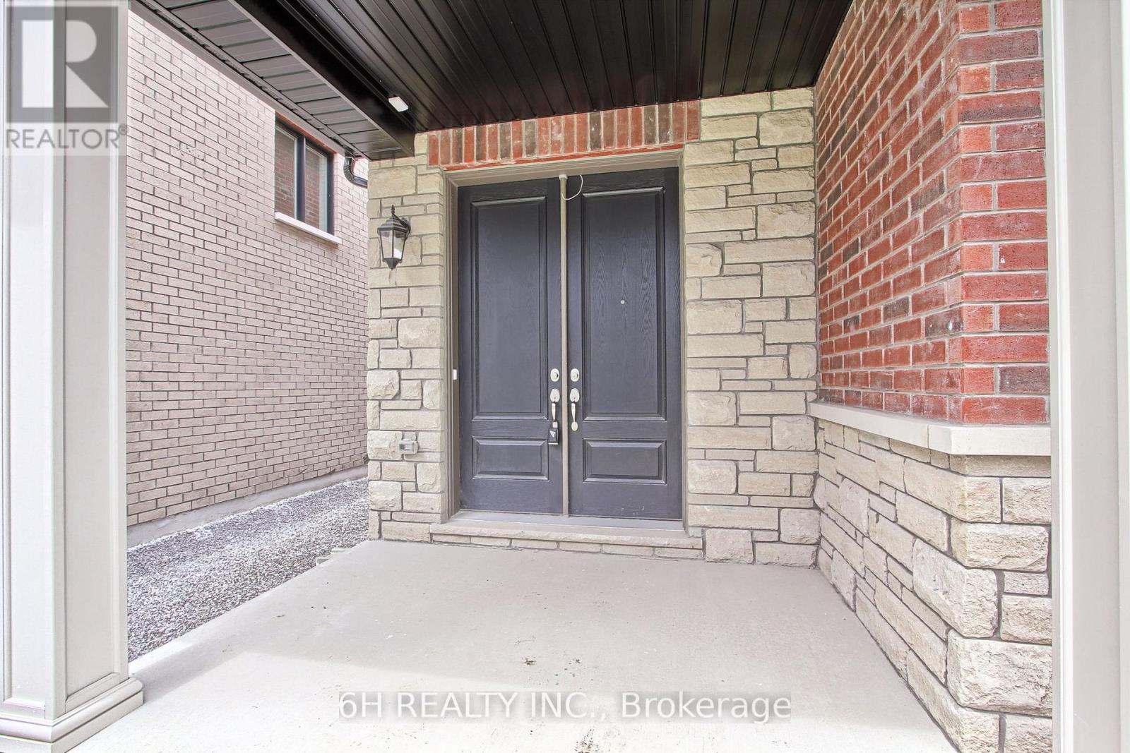 Photo 5 of 309 Boundary Boulevard, Whitchurchstouffville ON