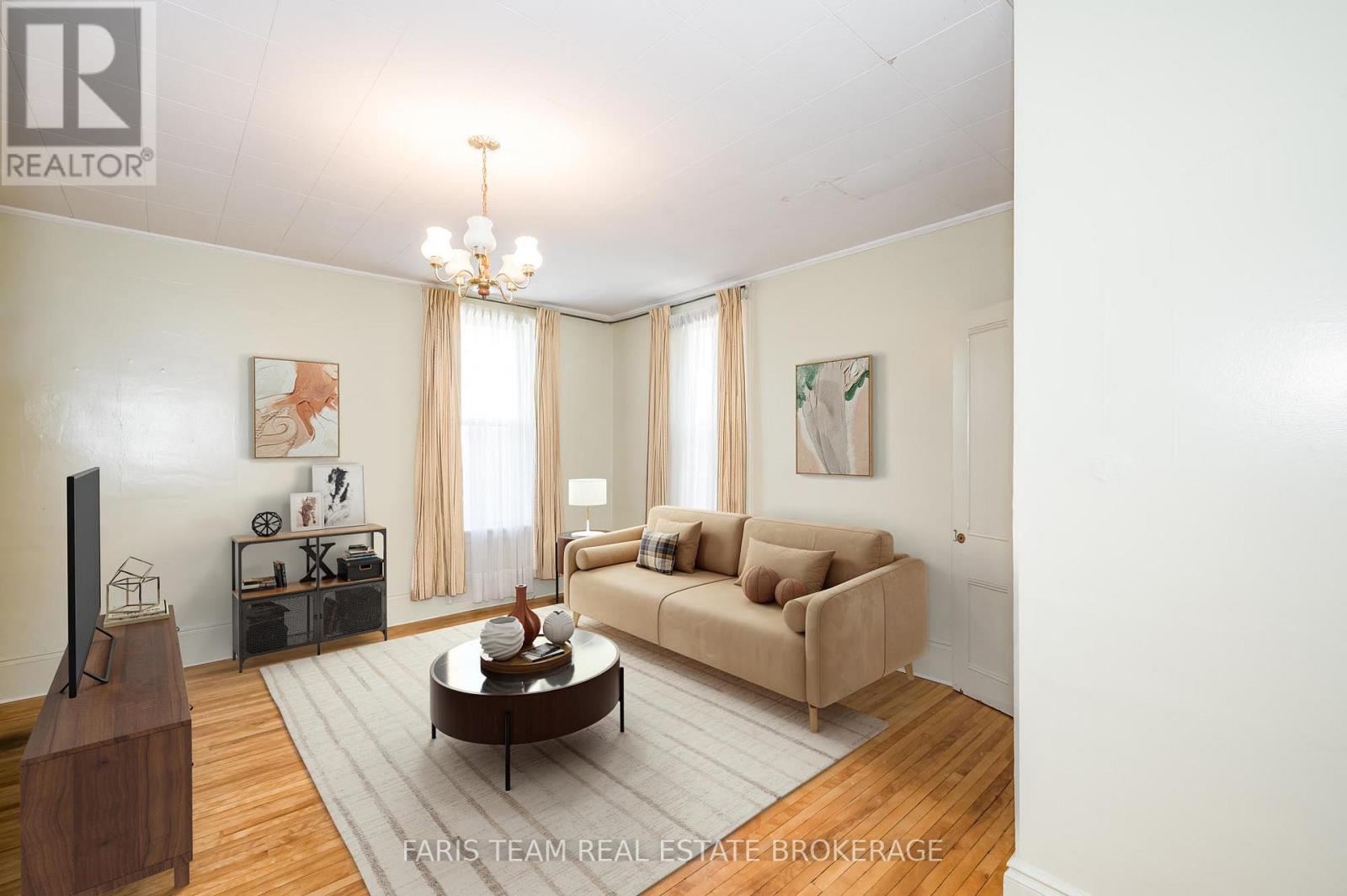Photo 12 of 9 Borland Street E, Orillia ON