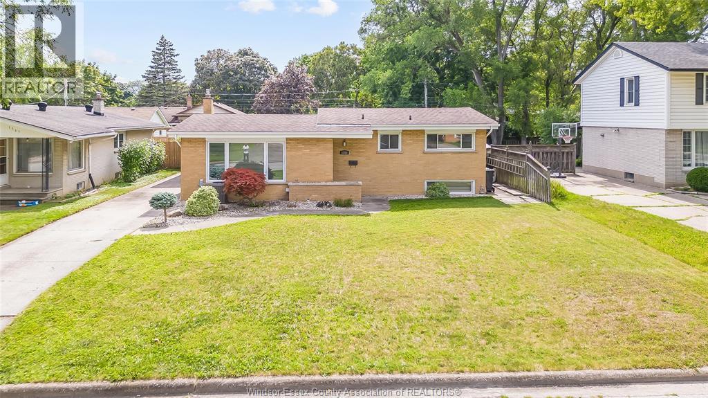 Photo 1 of 1555 Stratford Court, Windsor ON