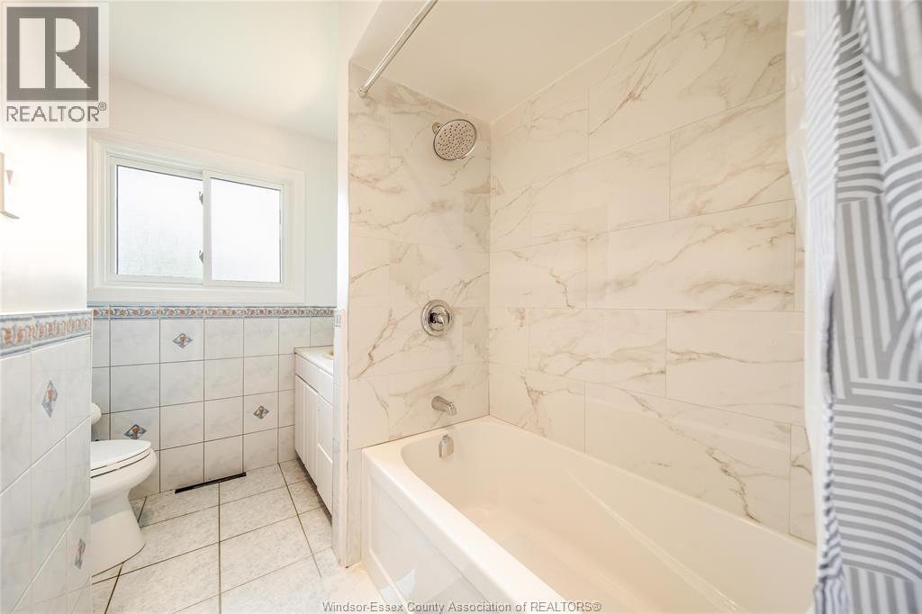Photo 20 of 1555 Stratford Court, Windsor ON