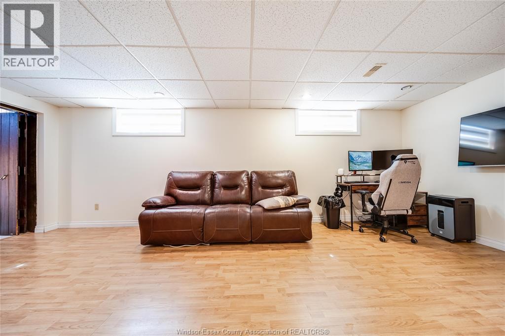 Photo 28 of 1555 Stratford Court, Windsor ON