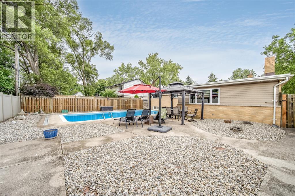 Photo 42 of 1555 Stratford Court, Windsor ON
