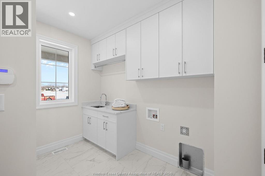 Photo 30 of 3685 Farrow Avenue, Windsor ON