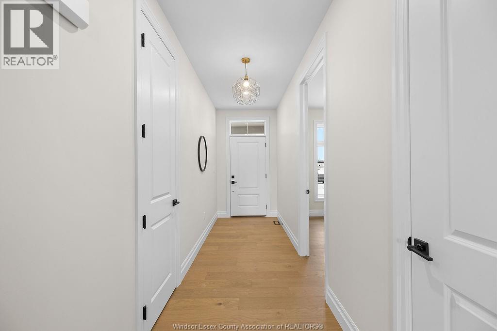 Photo 6 of 3685 Farrow Avenue, Windsor ON
