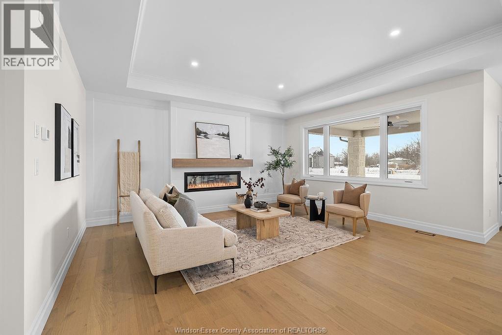 Photo 8 of 3685 Farrow Avenue, Windsor ON