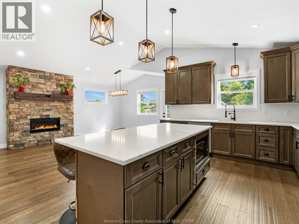 Photo 11 of 384 Erie View, Harrow ON
