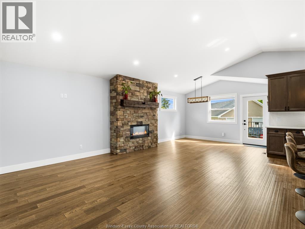 Photo 13 of 384 Erie View, Harrow ON