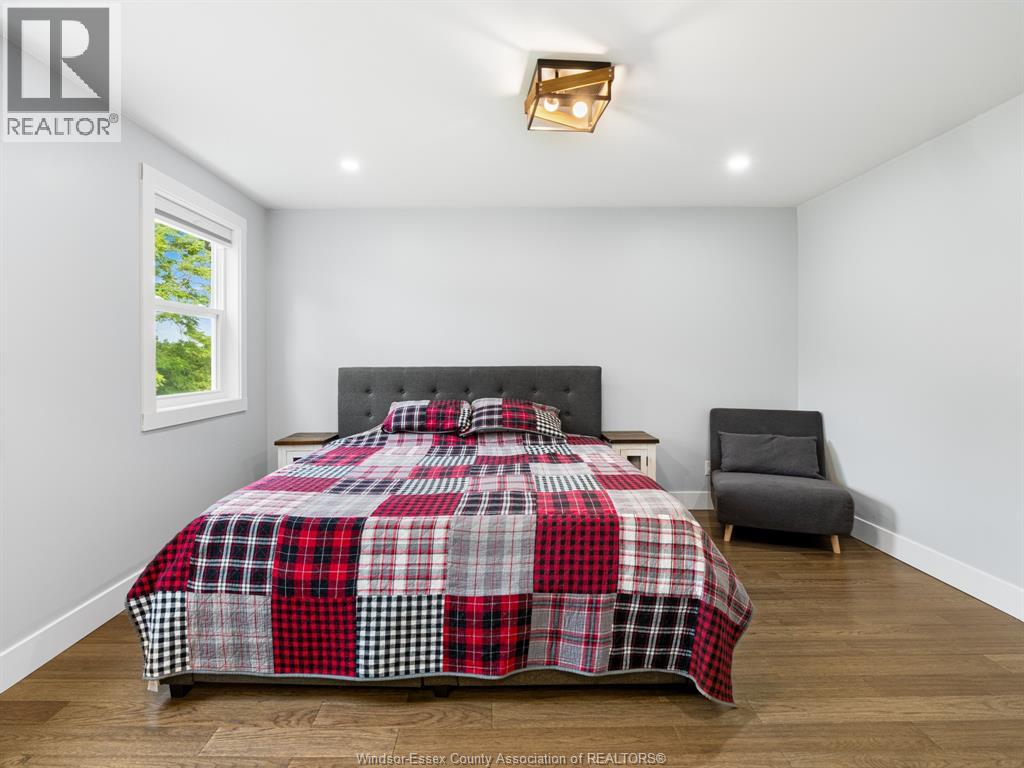 Photo 16 of 384 Erie View, Harrow ON