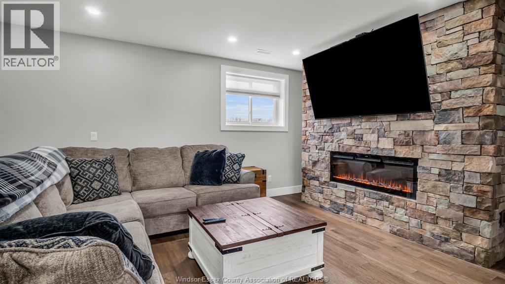 Photo 24 of 384 Erie View, Harrow ON