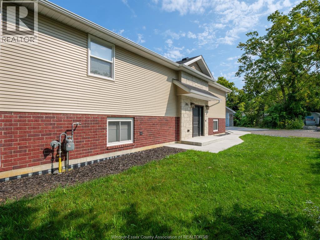 Photo 34 of 384 Erie View, Harrow ON