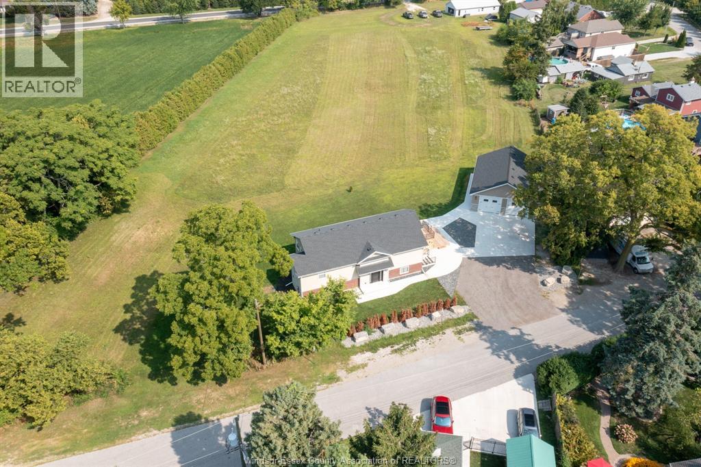 Photo 40 of 384 Erie View, Harrow ON