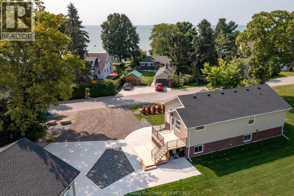 Photo 46 of 384 Erie View, Harrow ON