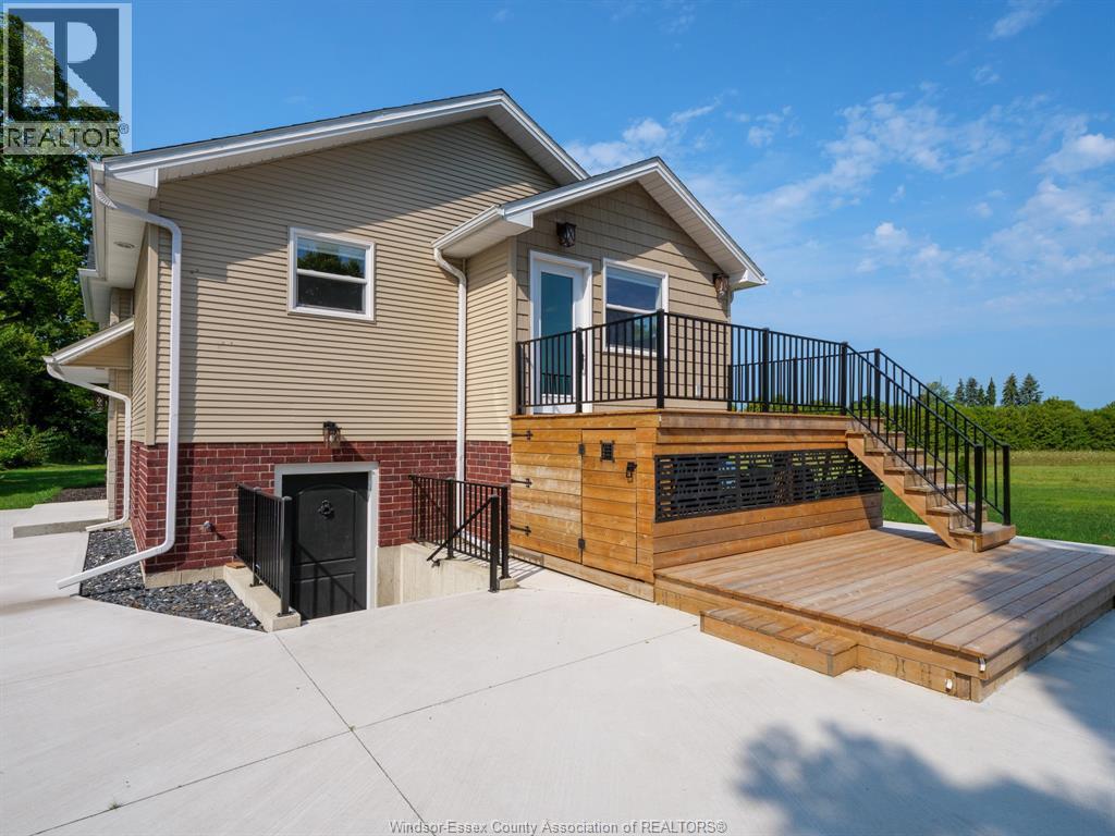 Photo 6 of 384 Erie View, Harrow ON