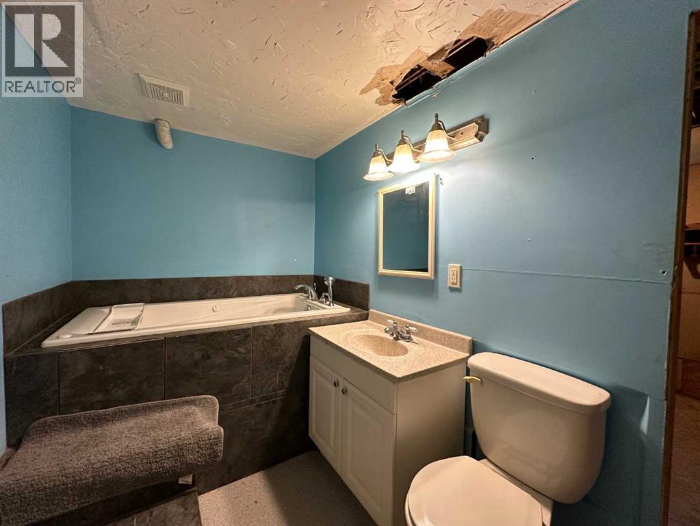 Photo 13 of 3806 52 Street, Wetaskiwin AB