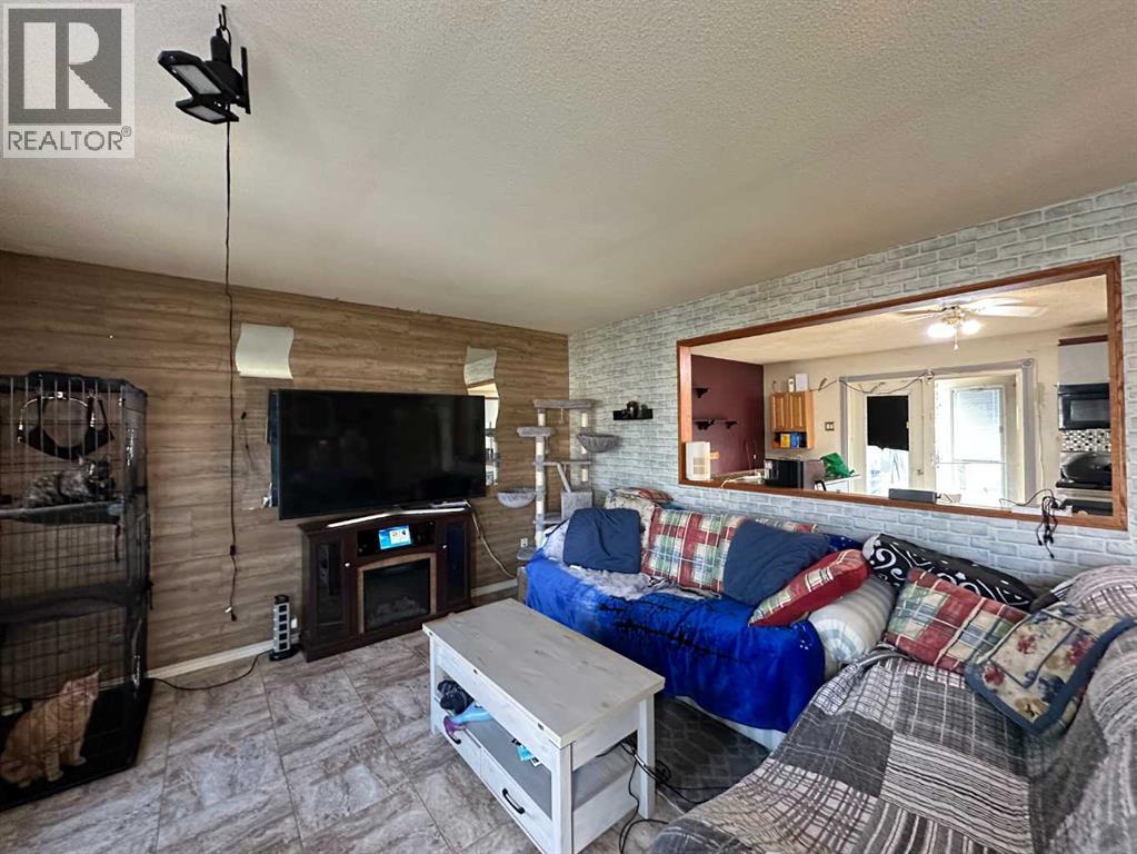 Photo 7 of 3806 52 Street, Wetaskiwin AB