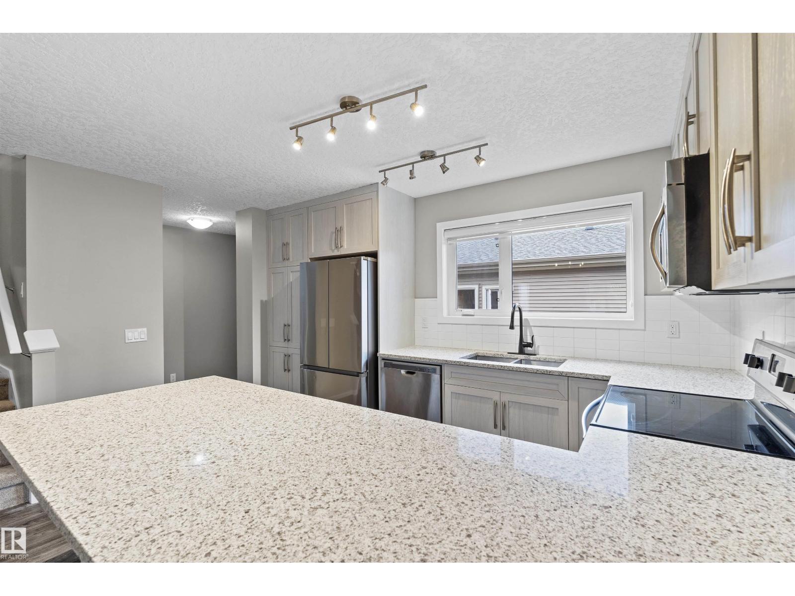 Photo 11 of 3072 Paisley Green Gr Sw, Edmonton AB