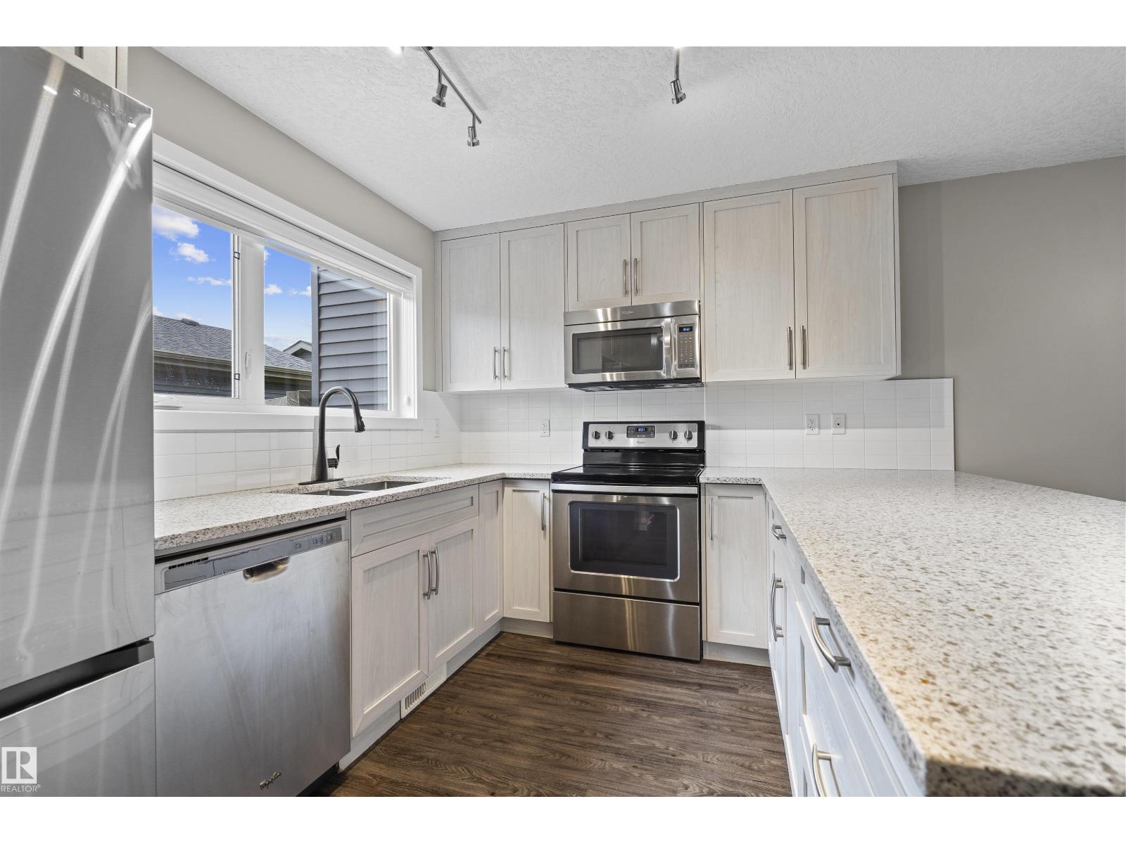 Photo 10 of 3072 Paisley Green Gr Sw, Edmonton AB
