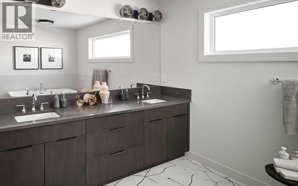 Photo 11 of 438 Lucas Way Nw, Calgary AB