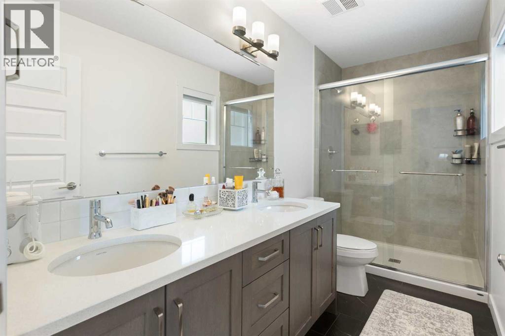 Photo 10 of 1387 Bayview Crescent Sw, Airdrie AB