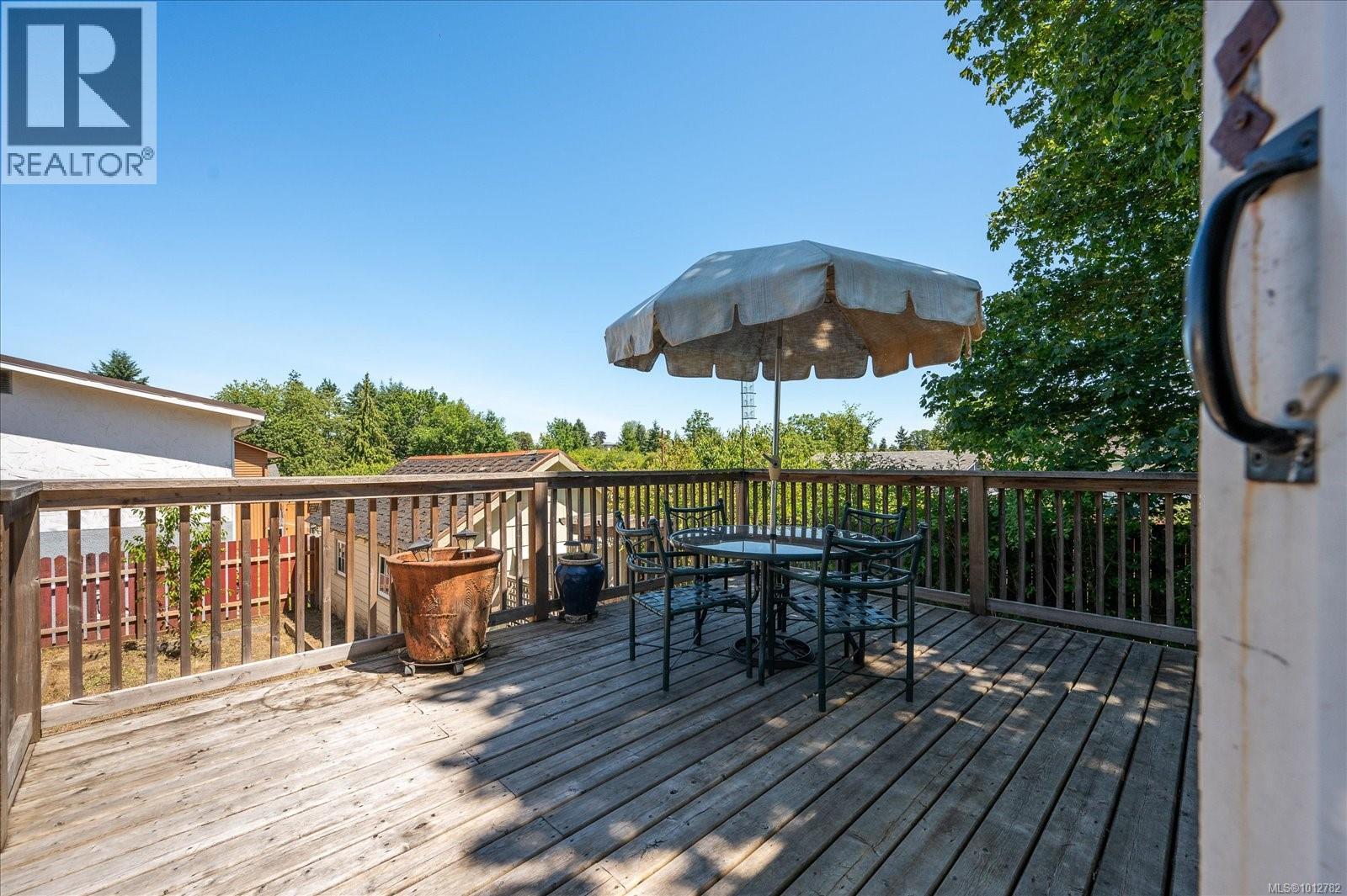 Photo 26 of 612 Fourth St, Nanaimo BC
